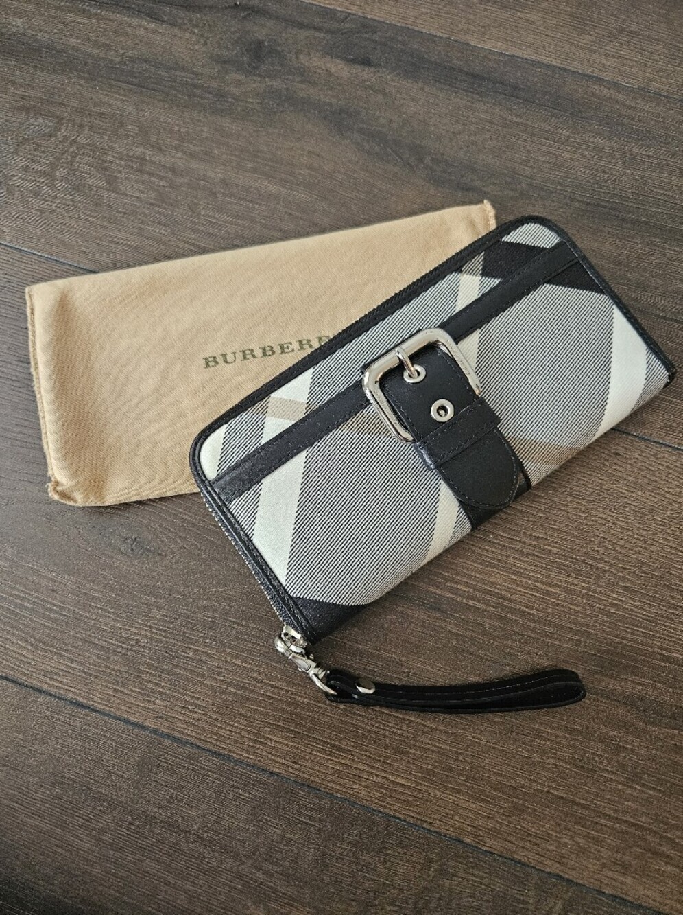 Burberry Blue Label Nova Check Zip Around Wallet Blk White Beige Japan Exclusive